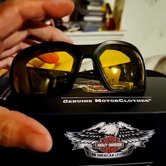Harley-Davidson Sunglasses with Yellow Lenses hdcgs11 lot of 2
